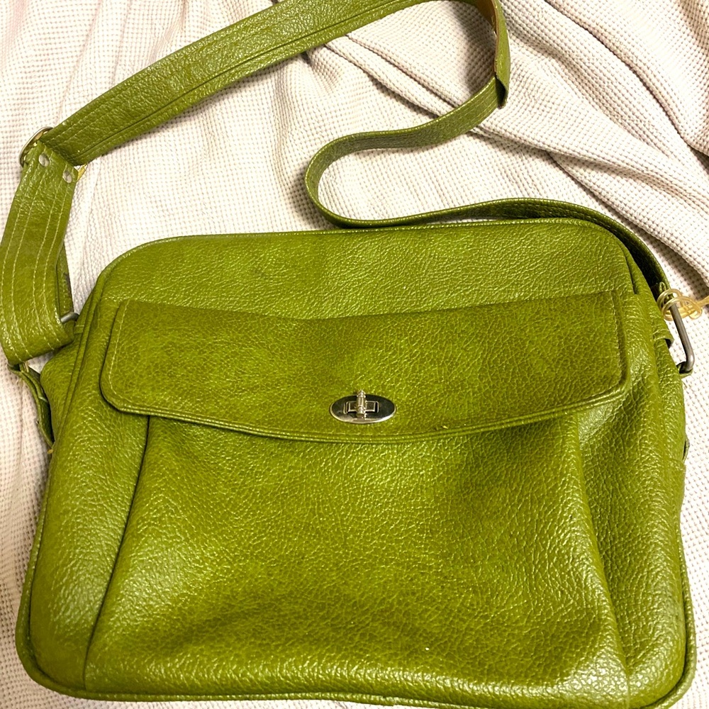 Royal Traveler Avocado green Leather Shoulder bag